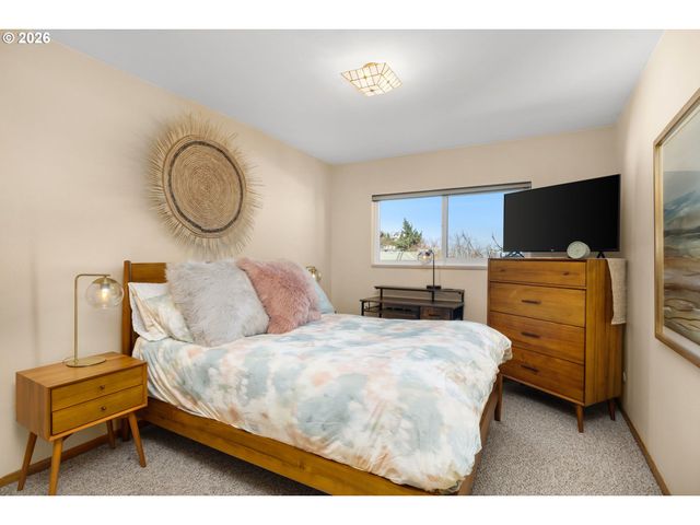 2393 Sw PARK Pl 302, Portland, OR 97205