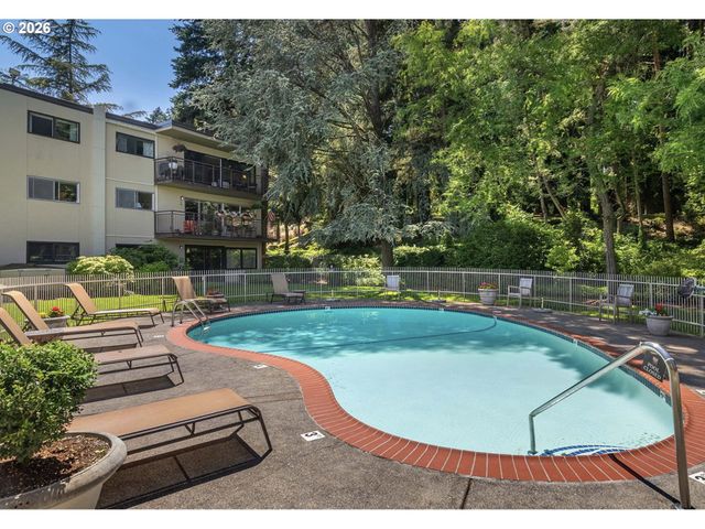 2393 Sw PARK Pl 302, Portland, OR 97205