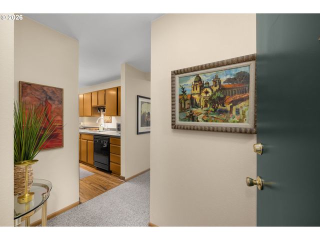 2393 Sw PARK Pl 302, Portland, OR 97205