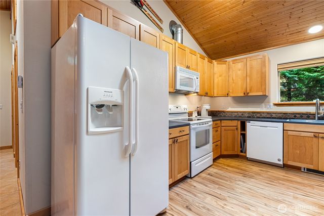 7469 Miller Way, Glacier, WA 98244