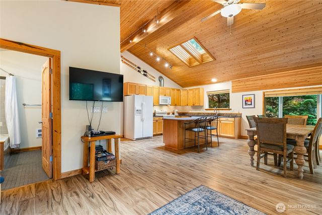 7469 Miller Way, Glacier, WA 98244