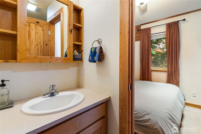7469 Miller Way, Glacier, WA 98244
