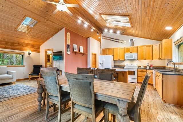 7469 Miller Way, Glacier, WA 98244