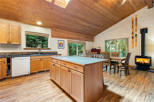 7469 Miller Way, Glacier, WA 98244