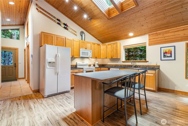 7469 Miller Way, Glacier, WA 98244