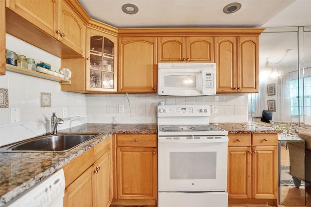 5208 NE 24th Terrace F118, Fort Lauderdale, FL 33308