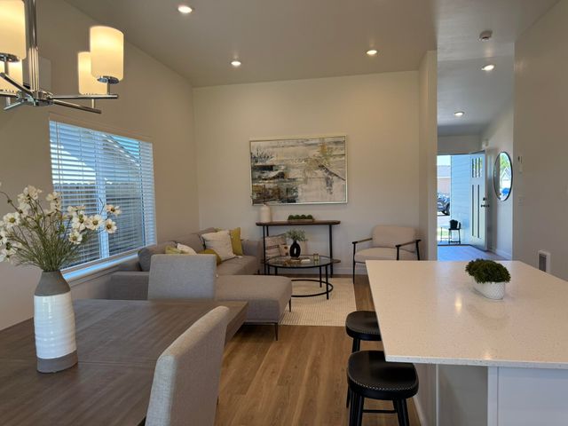 706 NE Rickenbacker Road 137, Madras, OR 97741