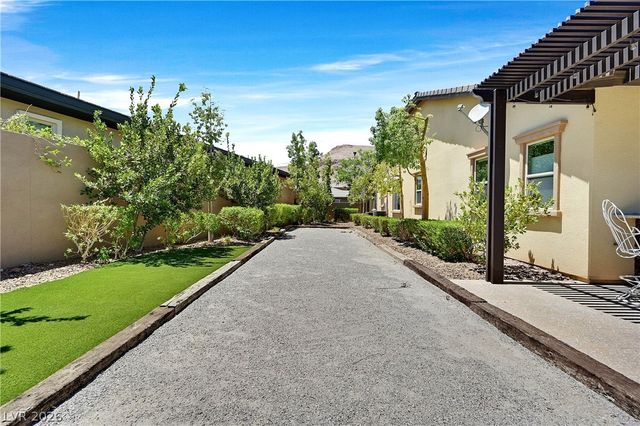 5878 Grade Vista Street, Las Vegas, NV 89135