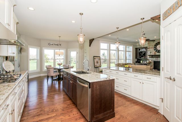 40W699 Maplehurst Lane, Hampshire, IL 60140