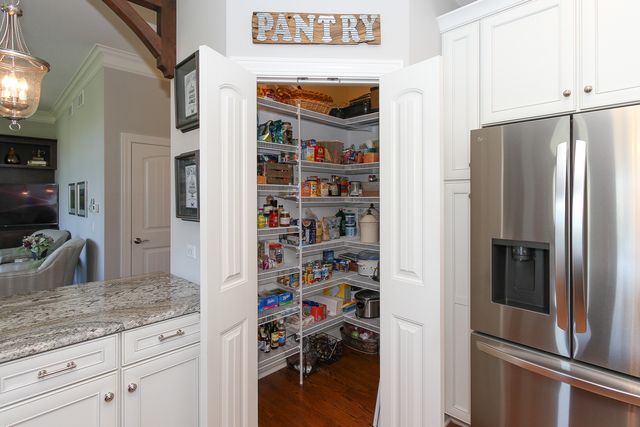 40W699 Maplehurst Lane, Hampshire, IL 60140