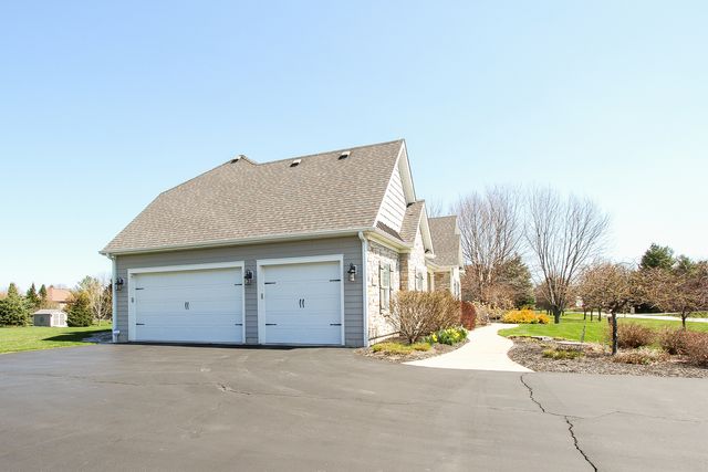 40W699 Maplehurst Lane, Hampshire, IL 60140