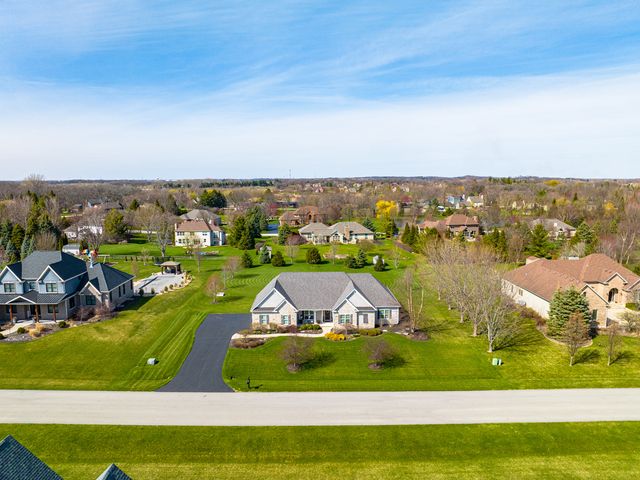 40W699 Maplehurst Lane, Hampshire, IL 60140