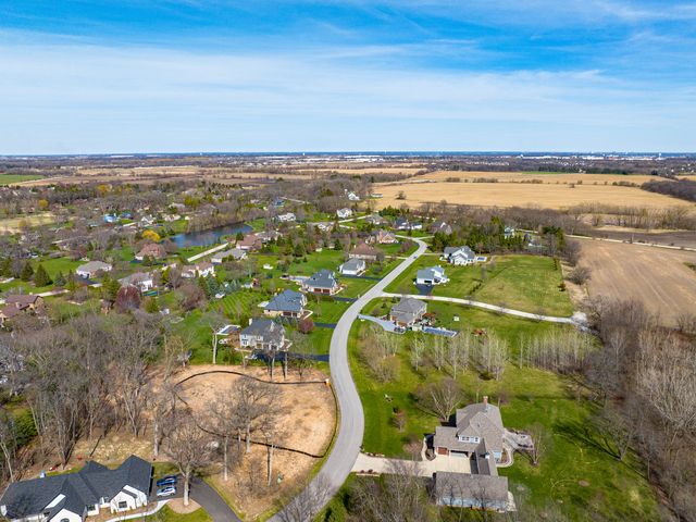 40W699 Maplehurst Lane, Hampshire, IL 60140