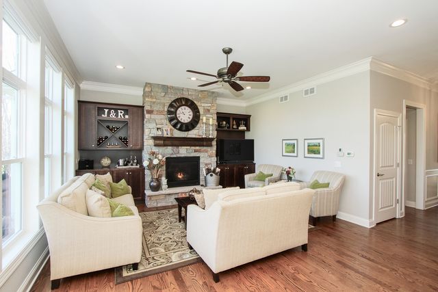 40W699 Maplehurst Lane, Hampshire, IL 60140