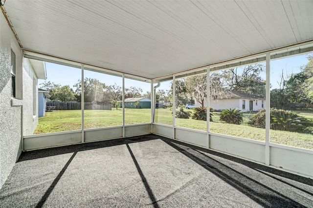 724 E 11TH AVENUE, Mount Dora, FL 32757