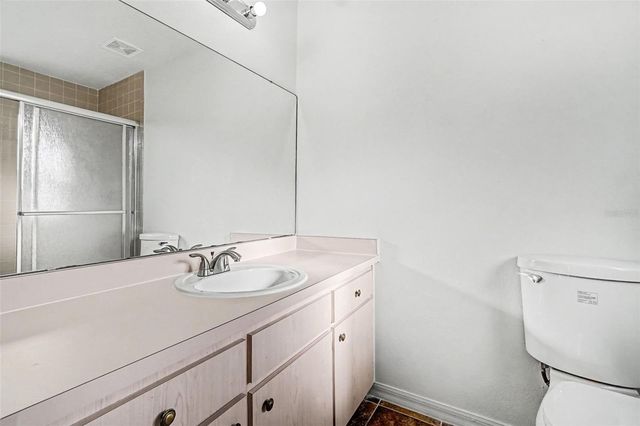 724 E 11TH AVENUE, Mount Dora, FL 32757