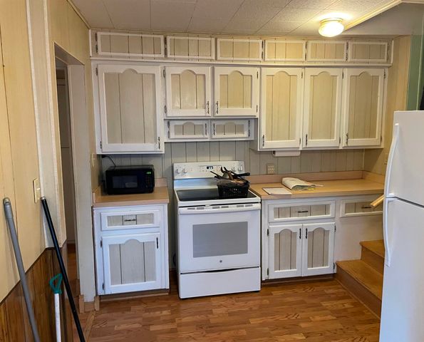 2231 Bergin Street, Burton, MI 48529