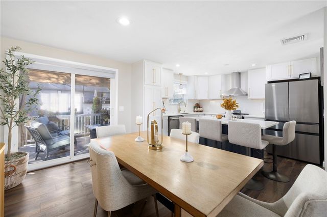 54 Salem Avenue, Cranston, RI 02920