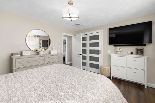 54 Salem Avenue, Cranston, RI 02920