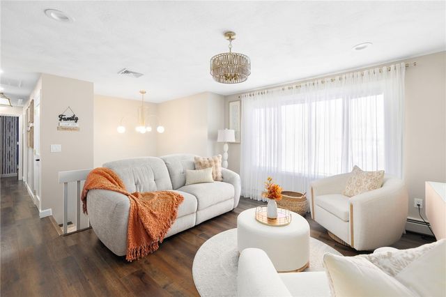 54 Salem Avenue, Cranston, RI 02920