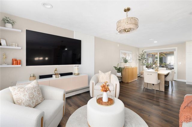 54 Salem Avenue, Cranston, RI 02920