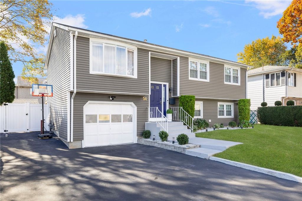 54 Salem Avenue, Cranston, RI 02920