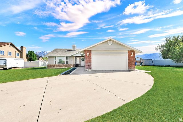 2476 W CLYDESDALE CT., Farr West, UT 84404