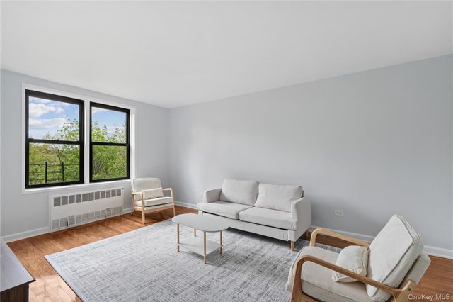 33-24 Junction Blvd 6R, Jackson Heights, NY 11372