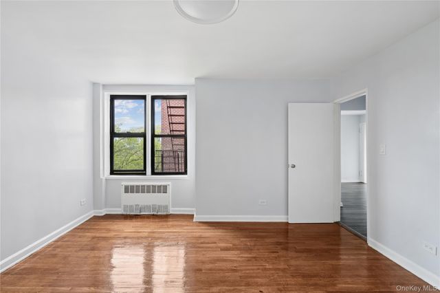 33-24 Junction Blvd 6R, Jackson Heights, NY 11372