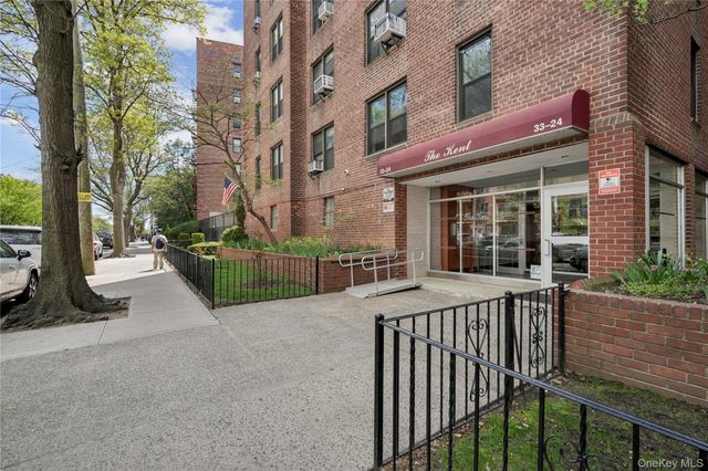 33-24 Junction Blvd 6R, Jackson Heights, NY 11372
