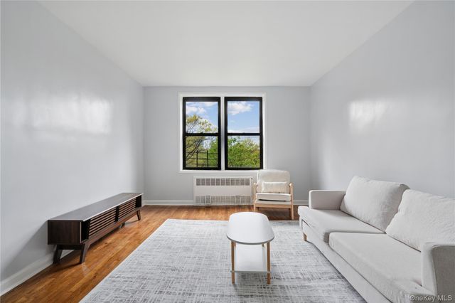 33-24 Junction Blvd 6R, Jackson Heights, NY 11372