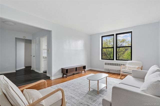 33-24 Junction Blvd 6R, Jackson Heights, NY 11372