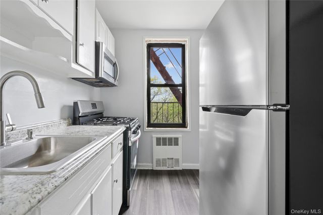 33-24 Junction Blvd 6R, Jackson Heights, NY 11372