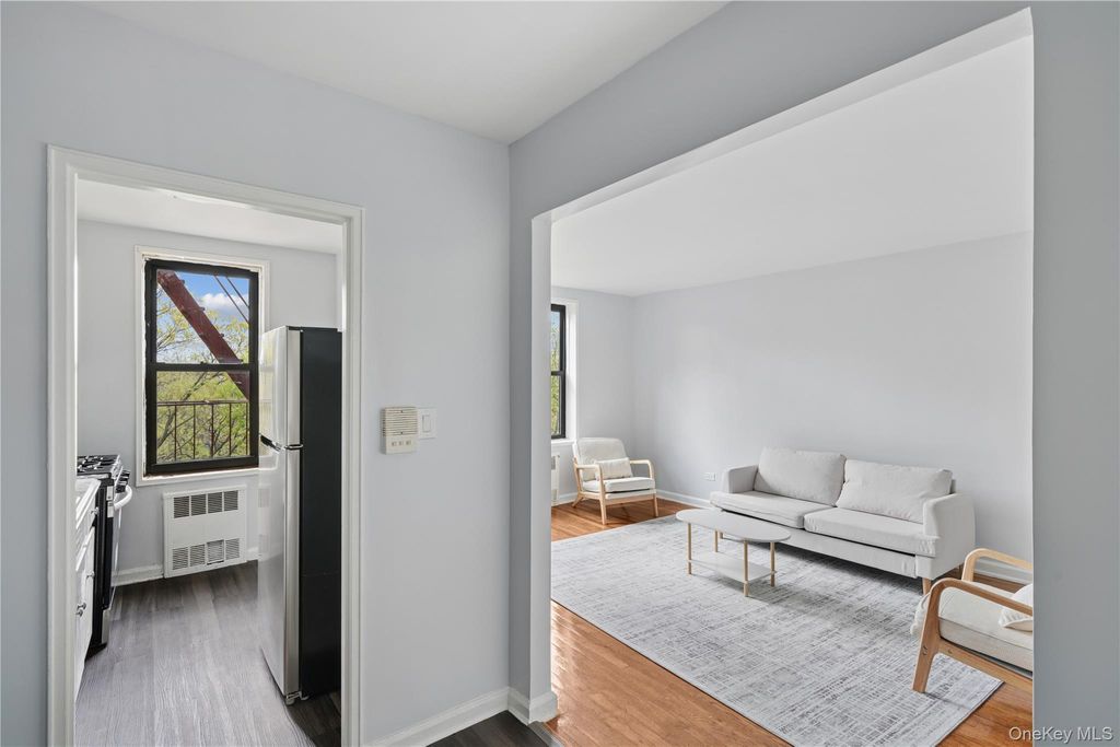 33-24 Junction Blvd 6R, Jackson Heights, NY 11372