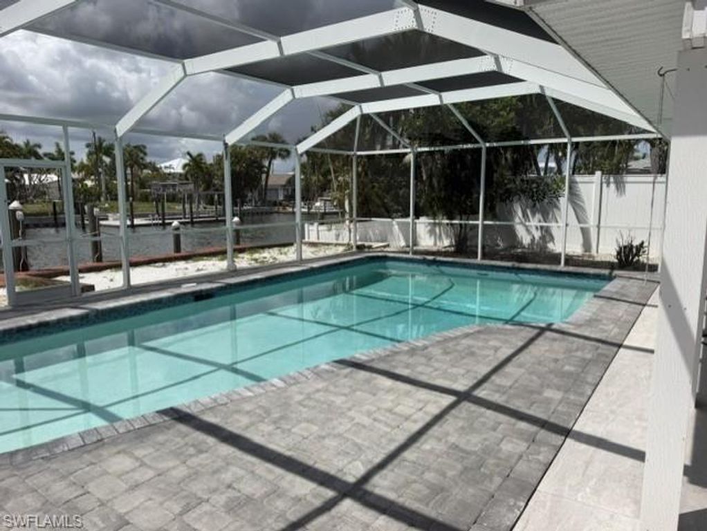 215 Albatross ST, FORT MYERS BEACH, FL 33931 — photo 4