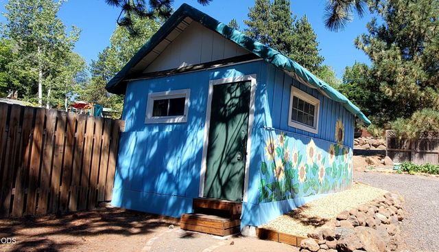 1617 NW 8th, Bend, OR 97703