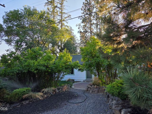 1617 NW 8th, Bend, OR 97703