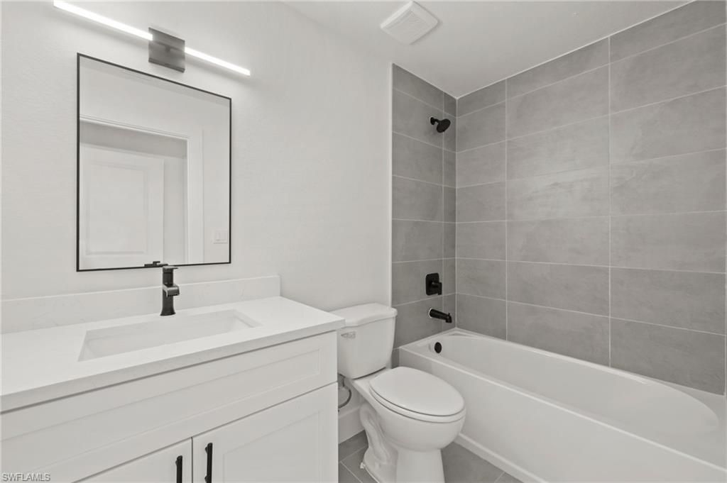 Image 16 of property listing at 4446 Connection AVE, Cape Coral, FL 33909