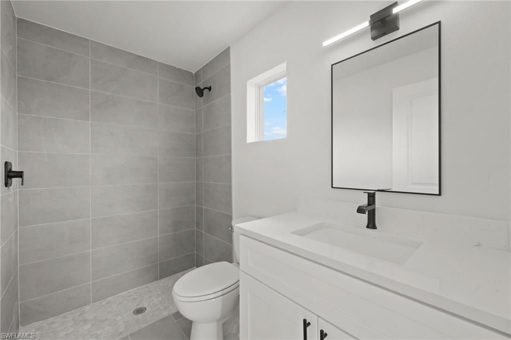 Image 9 of property listing at 4446 Connection AVE, Cape Coral, FL 33909