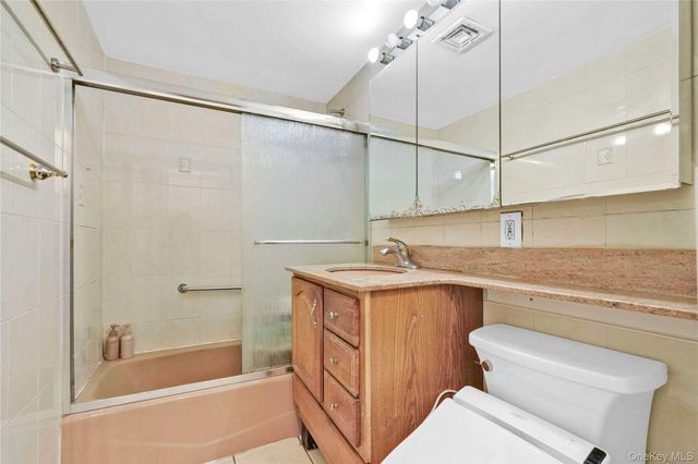 138-35 Elder Avenue 21F, Flushing, NY 11355