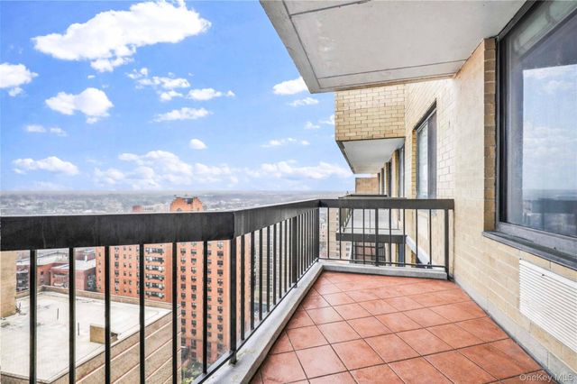 138-35 Elder Avenue 21F, Flushing, NY 11355