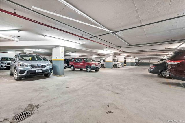 138-35 Elder Avenue 21F, Flushing, NY 11355