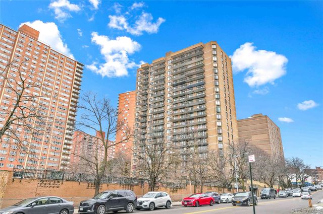 138-35 Elder Avenue 21F, Flushing, NY 11355