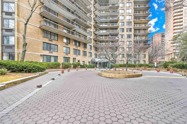 138-35 Elder Avenue 21F, Flushing, NY 11355