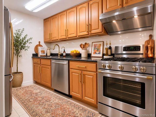 138-35 Elder Avenue 21F, Flushing, NY 11355