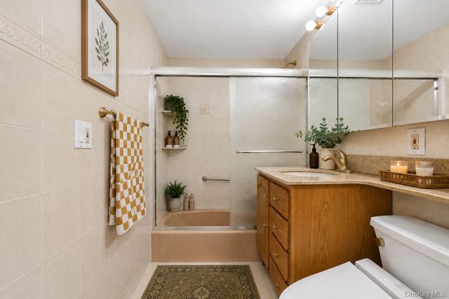 138-35 Elder Avenue 21F, Flushing, NY 11355