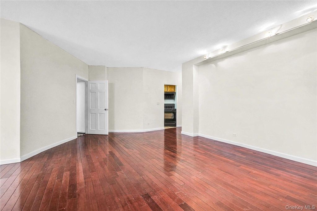 138-35 Elder Avenue 21F, Flushing, NY 11355 — photo 5