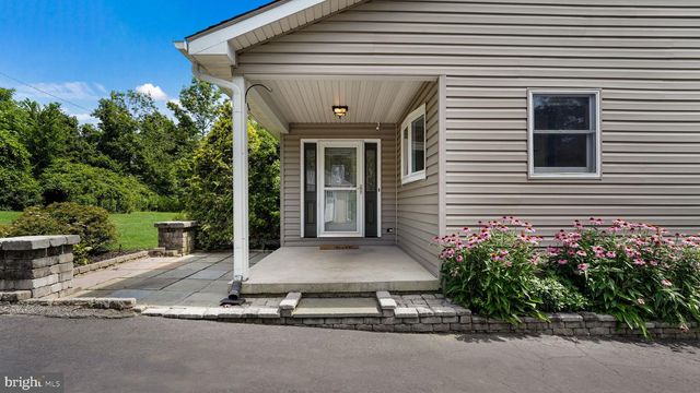652 MINE RD, Quakertown, PA 18951