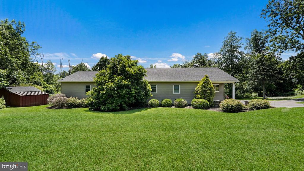 652 MINE RD, Quakertown, PA 18951