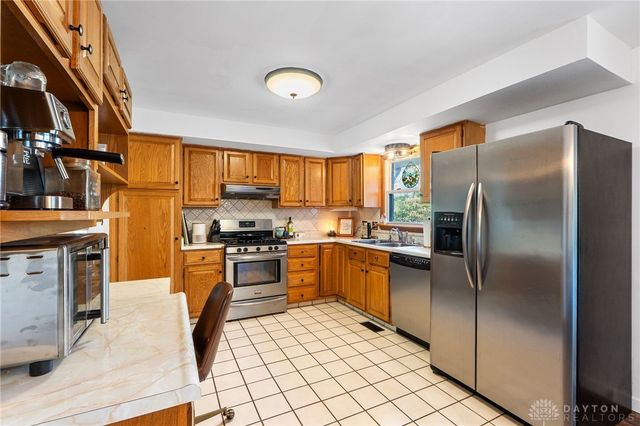 1606 Hillrose Place, Fairborn, OH 45324